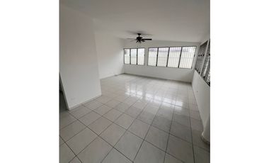 CASA EN VENTA EN BRISAS DEL GOLF