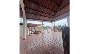 CASA EN VENTA EN BRISAS DEL GOLF