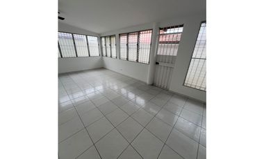 CASA EN VENTA EN BRISAS DEL GOLF
