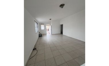 CASA EN VENTA EN BRISAS DEL GOLF