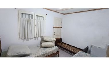 CHALET 4 AMB GARAGE PASANTE JARDIN Y PARQUE ATRAS