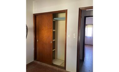 CHALET 4 AMB GARAGE PASANTE JARDIN Y PARQUE ATRAS