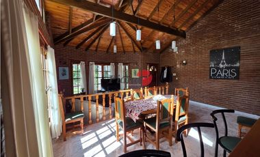 Casa en Venta - Zona Lasalle - Excelente Estado - 6 Ambientes