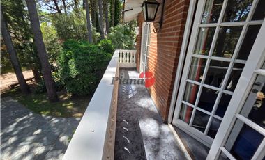 Casa en Venta - Zona Lasalle - Excelente Estado - 6 Ambientes