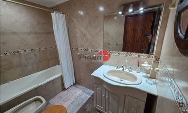 Casa en Venta - Zona Lasalle - Excelente Estado - 6 Ambientes