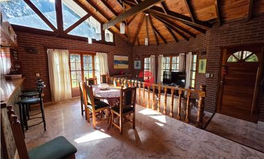 Casa en Venta - Zona Lasalle - Excelente Estado - 6 Ambientes