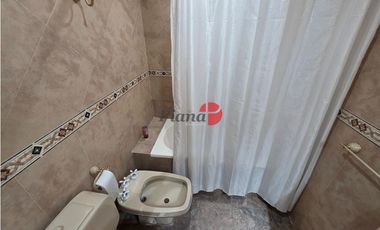 Casa en Venta - Zona Lasalle - Excelente Estado - 6 Ambientes