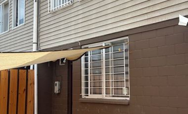 ARRIENDO, PEÑAFLOR, CASA 2 PISOS 3 DORM 2 BAÑOS