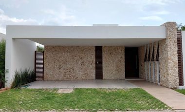 Casa de una planta en Temozón Norte, Soluna - 3 recámaras con alberca