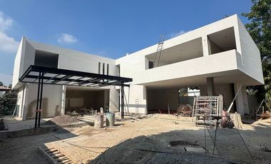 CASA EN RENTA EN COLINAS DE SAN JAVIER