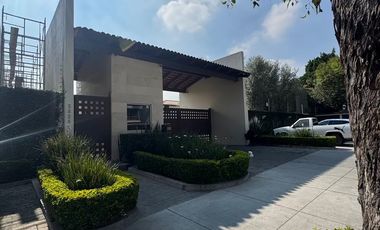 CASA EN RENTA EN COLINAS DE SAN JAVIER