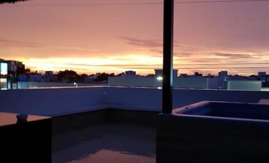 Casa en Residencial Cumbres estilo resort doble terreno