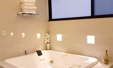 Casa en Residencial Cumbres estilo resort doble terreno