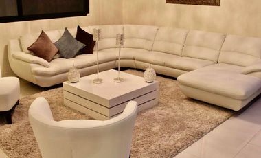 Casa en Residencial Cumbres estilo resort doble terreno