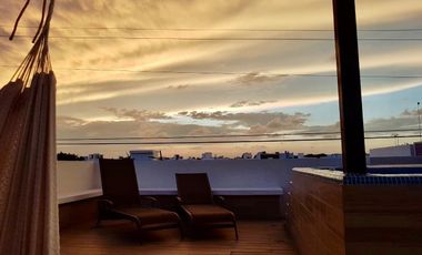 Casa en Residencial Cumbres estilo resort doble terreno