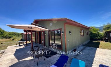 Tres casas en exclusivo condominio Santa Helena