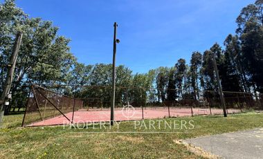 Tres casas en exclusivo condominio Santa Helena