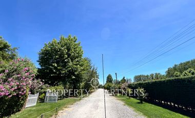 Tres casas en exclusivo condominio Santa Helena