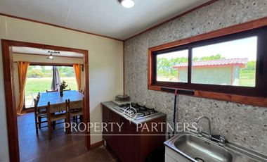 Tres casas en exclusivo condominio Santa Helena