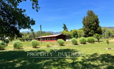 Tres casas en exclusivo condominio Santa Helena