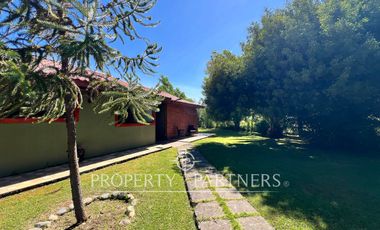 Tres casas en exclusivo condominio Santa Helena