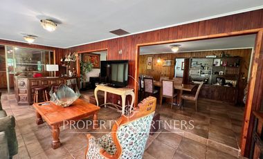 Tres casas en exclusivo condominio Santa Helena