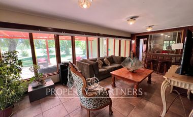 Tres casas en exclusivo condominio Santa Helena