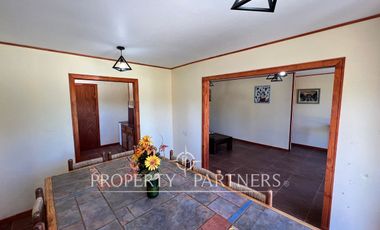 Tres casas en exclusivo condominio Santa Helena