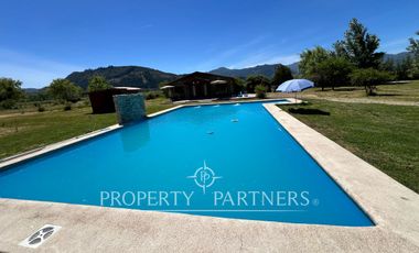 Tres casas en exclusivo condominio Santa Helena