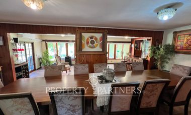 Tres casas en exclusivo condominio Santa Helena