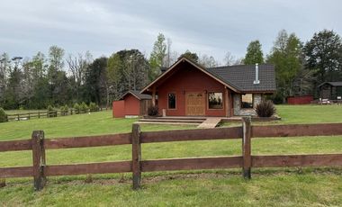 Arrienda casa en condominio de Villarrica.