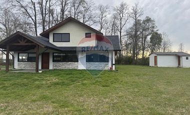 Arrienda casa en condominio de Villarrica.