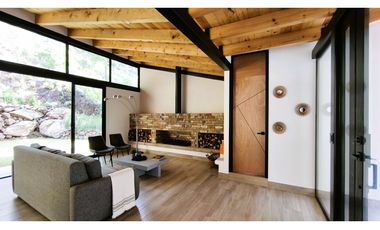 CASA EN VENTA EN MEDIO DEL BOSQUE DE CERRO GORDO, VALLE DE BRAVO