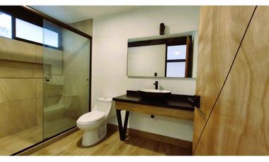 CASA EN VENTA EN MEDIO DEL BOSQUE DE CERRO GORDO, VALLE DE BRAVO