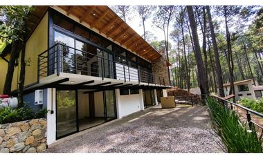 CASA EN VENTA EN MEDIO DEL BOSQUE DE CERRO GORDO, VALLE DE BRAVO