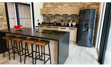 CASA EN VENTA EN MEDIO DEL BOSQUE DE CERRO GORDO, VALLE DE BRAVO