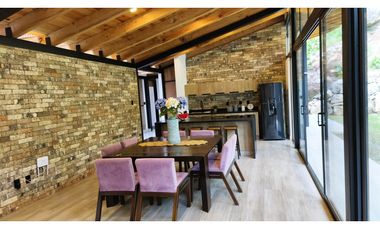 CASA EN VENTA EN MEDIO DEL BOSQUE DE CERRO GORDO, VALLE DE BRAVO