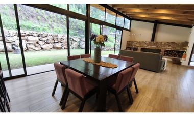 CASA EN VENTA EN MEDIO DEL BOSQUE DE CERRO GORDO, VALLE DE BRAVO