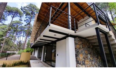 CASA EN VENTA EN MEDIO DEL BOSQUE DE CERRO GORDO, VALLE DE BRAVO