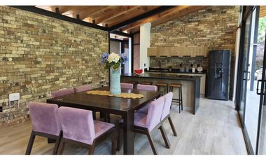 CASA EN VENTA EN MEDIO DEL BOSQUE DE CERRO GORDO, VALLE DE BRAVO