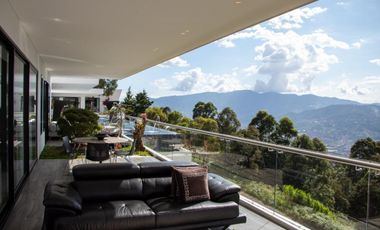 CASA MAGESTUOSA EN MEDELLIN AVENIDA LAS PALMAS   ✅