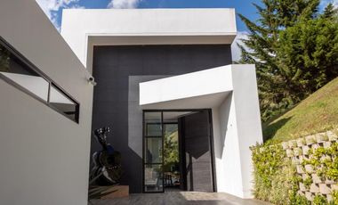 CASA MAGESTUOSA EN MEDELLIN AVENIDA LAS PALMAS   ✅