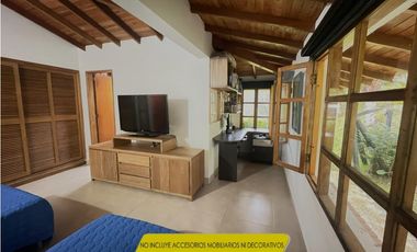 Hermosa casa-finca cerca a Medellín