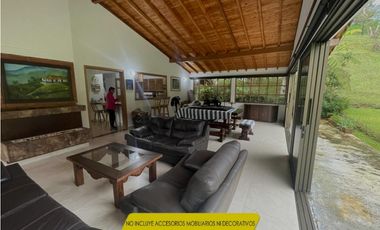 Hermosa casa-finca cerca a Medellín