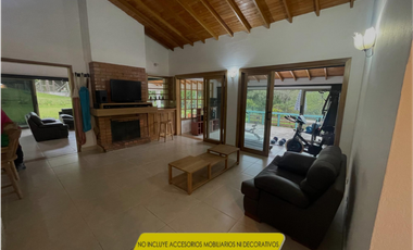 Hermosa casa-finca cerca a Medellín