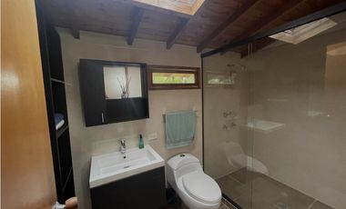 Hermosa casa-finca cerca a Medellín
