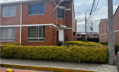 CASA EN VENTA EN MADRID CONJUNTO LA FINCA MANZANA 1