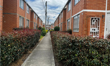 CASA EN VENTA EN MADRID CONJUNTO LA FINCA MANZANA 1