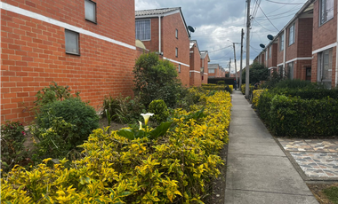 CASA EN VENTA EN MADRID CONJUNTO LA FINCA MANZANA 1