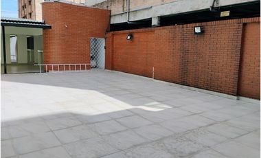 SANTA BARBARA CASA ESQUINERA COMERCIAL EN ARRIENDO  1.136 M²